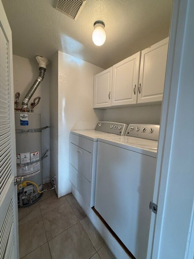 Building Photo - Very nice updated condo in beautiful Granite hills Neighborhood