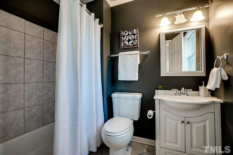 Building Photo - 1204 N Elizabeth St