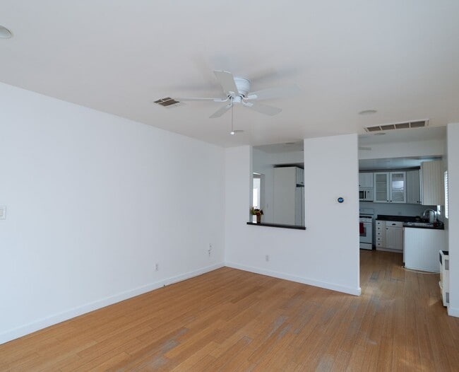 Building Photo - Beautiful 2 bedroom 1 bath home!!!!
