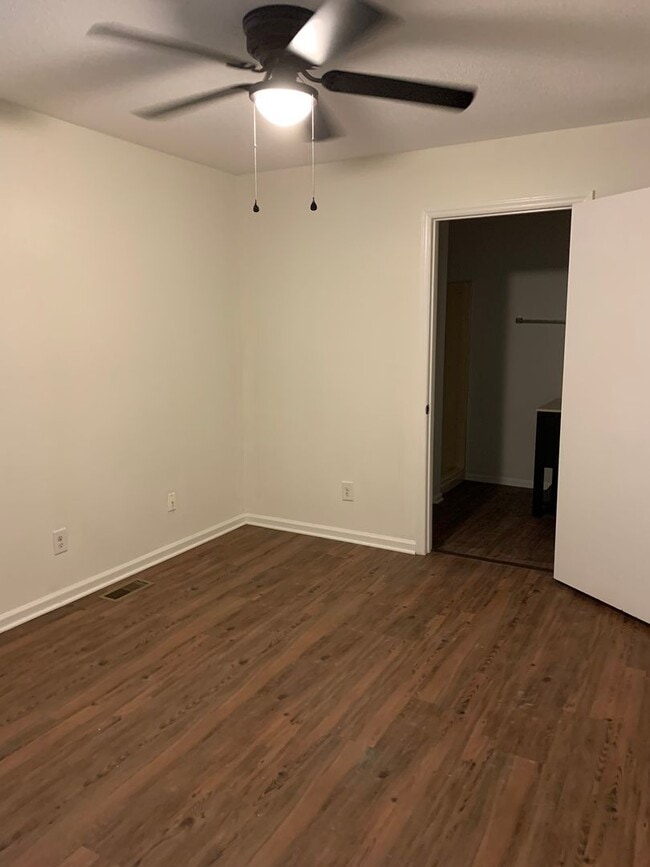 Building Photo - 3 bedroom & office -2 baths -2 car carport - washer/dryer hook ups - Den and formal living room- ...