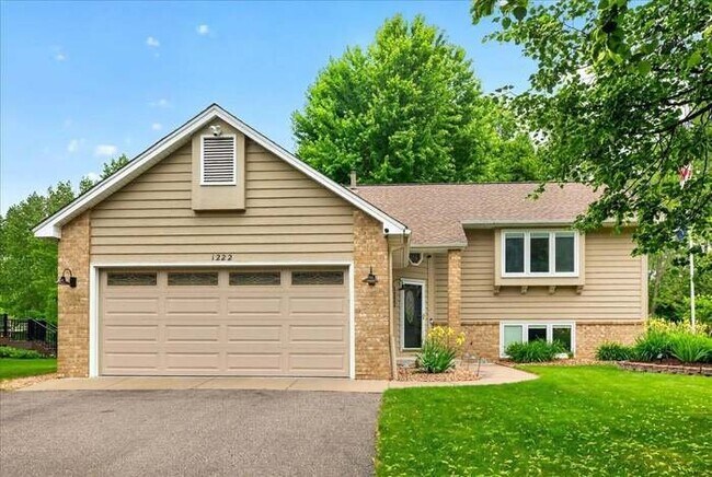 Building Photo - 1222 Saddlebrook Ln