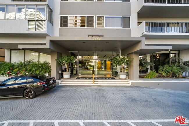 Building Photo - 10450 Wilshire Blvd