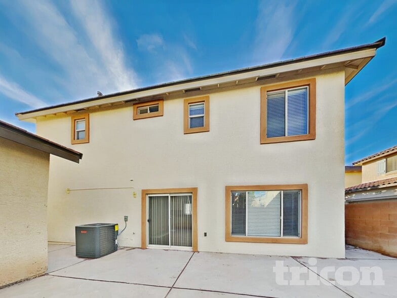 Building Photo - 1244 Maple Pines Ave