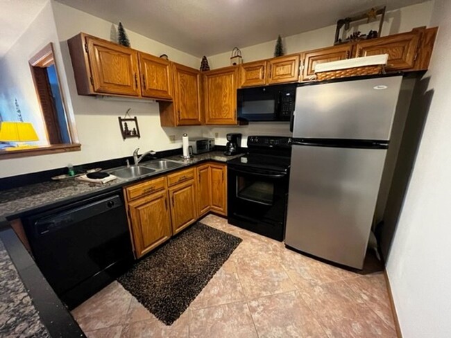 Building Photo - Long Term Rental- Buffalo Village BB208