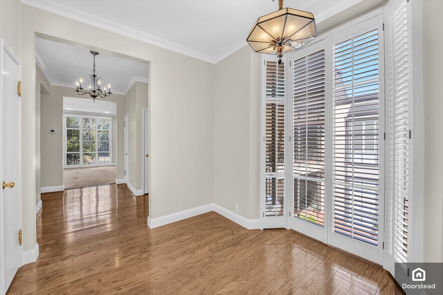 Building Photo - 535 S Orange Grove Blvd