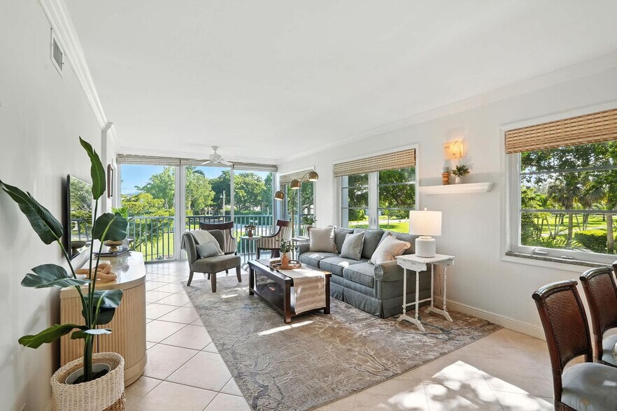 Building Photo - 636 Broad Ave S