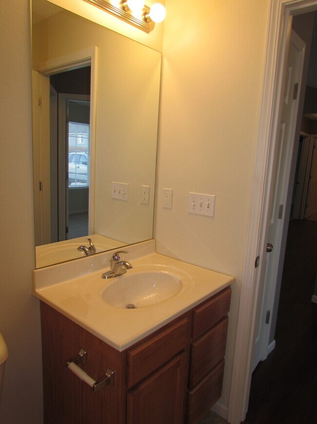 Building Photo - 15908 Tracker Ln