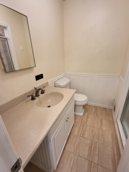 Building Photo - 4515 Nesconset Hwy