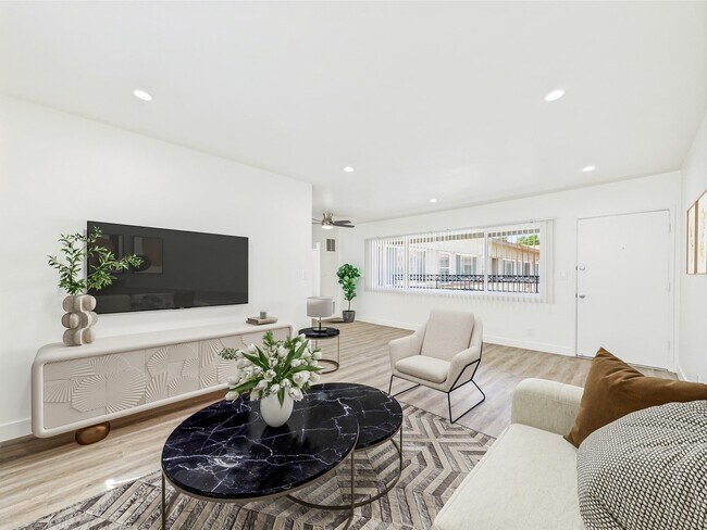 Building Photo - 13060 Burbank Blvd. Apartments