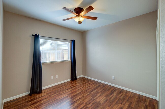 Building Photo - 2898 E Pryor Dr