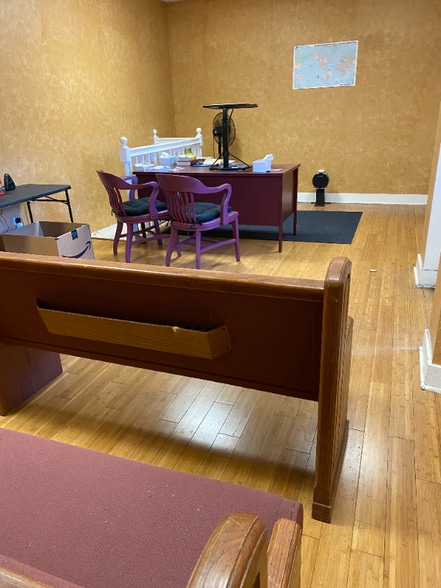 Building Photo - 320 N Colony Rd