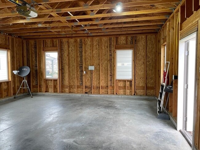 Building Photo - 490 Reserve Way