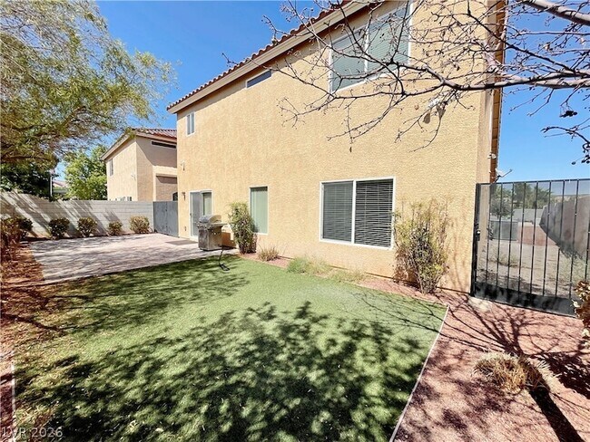 Building Photo - 10965 Pinion Woods Ct