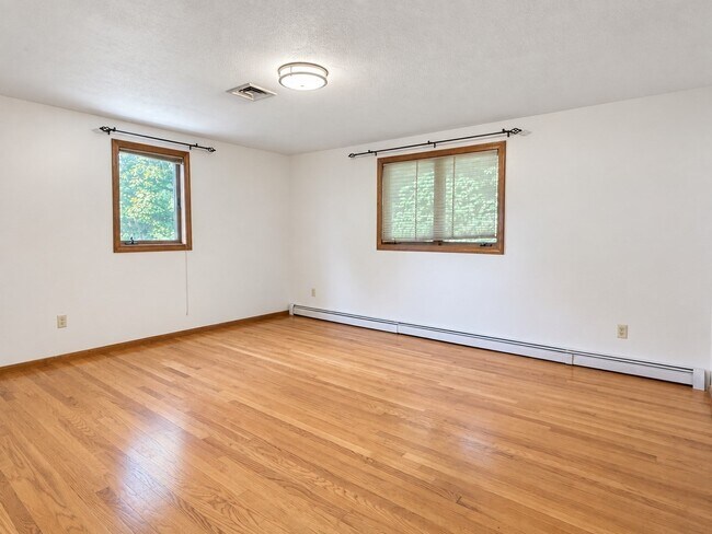 Building Photo - 39 Ingleside Rd