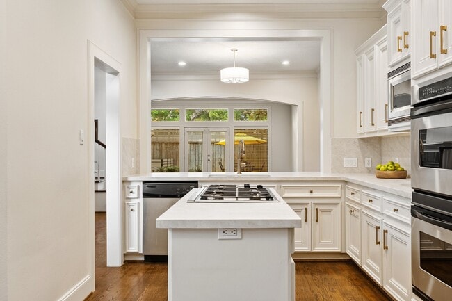 Building Photo - 5422 Gibson St