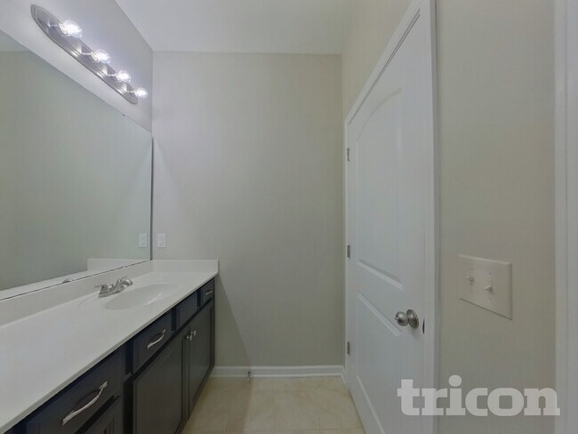 Building Photo - 1418 Kings Grove Dr