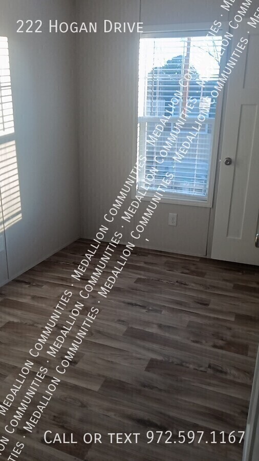 Building Photo - 222 Hogan Dr