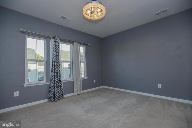 Building Photo - 1437 Strahorn Rd