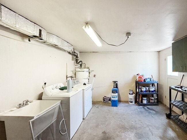 Building Photo - 2Bd/1.75Ba Seattle House