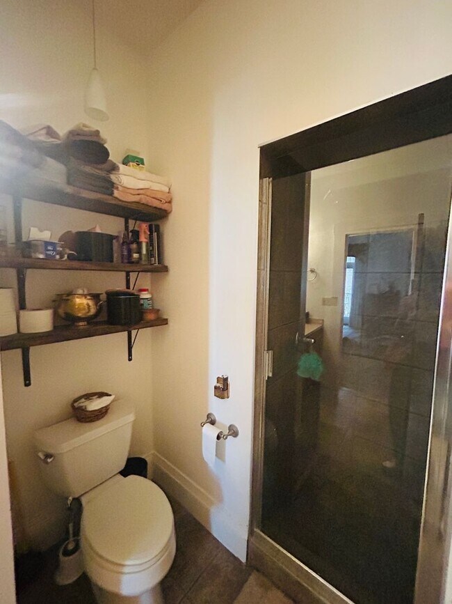 Building Photo - Madison Ave. Loft