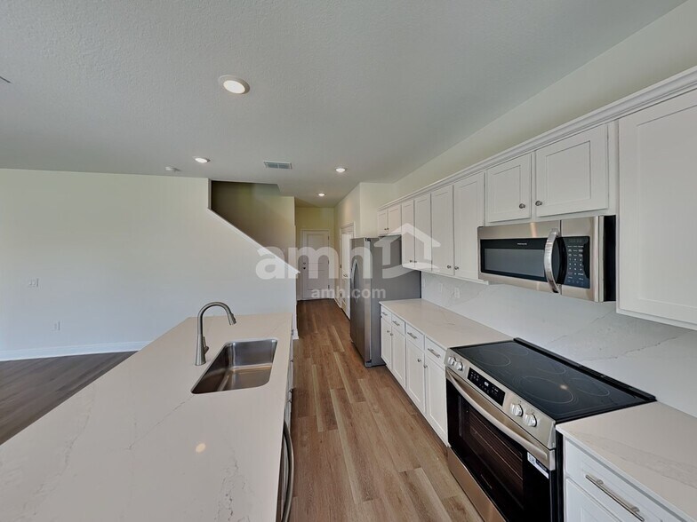 Building Photo - 5936 River Farm Ave