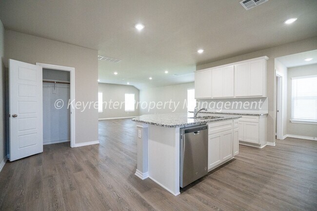 Building Photo - Gorgeous 4 Bed 2 Bath Home in Deer Creek School District!