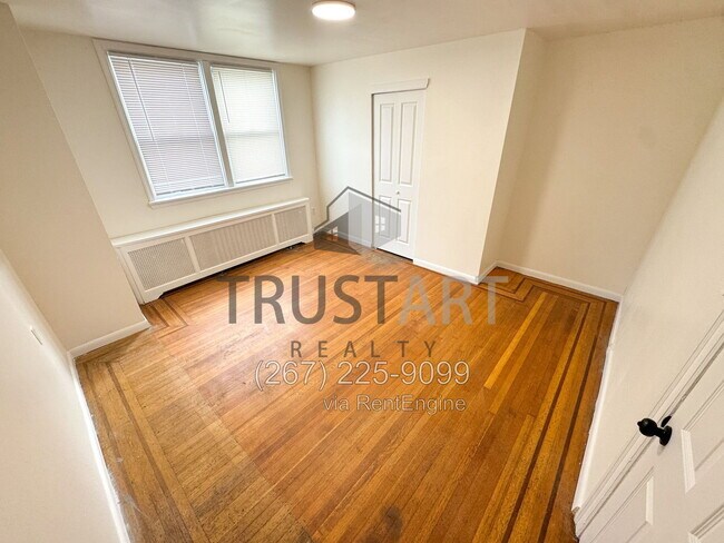 Building Photo - 2082 Albright St