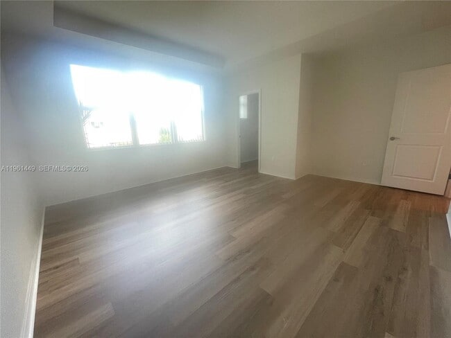 Building Photo - 5060 Eucalyptus Dr