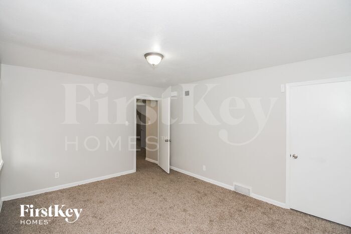 Building Photo - 5191 Kingswood Cove