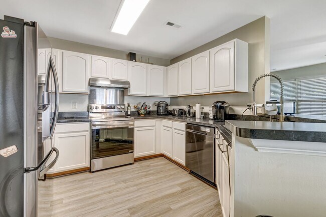 Building Photo - Call Sabrina Thomas at 757-767-0767 for more information