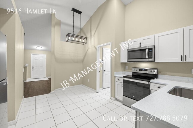 Building Photo - 9516 Hamlet Ln