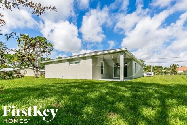 Building Photo - 3391 SW Espanola St