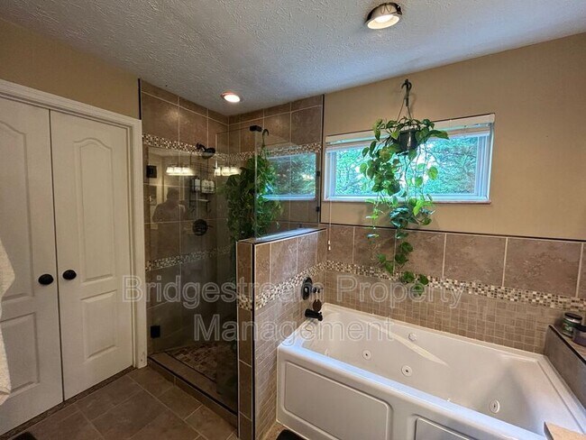 Building Photo - 1280 Whitetail Dr