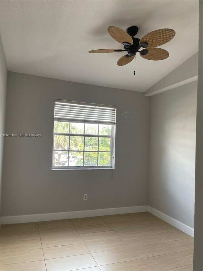 Building Photo - 711 SW 148th Ave