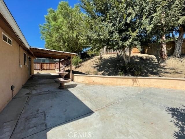 Building Photo - 5640 Greenbriar Dr