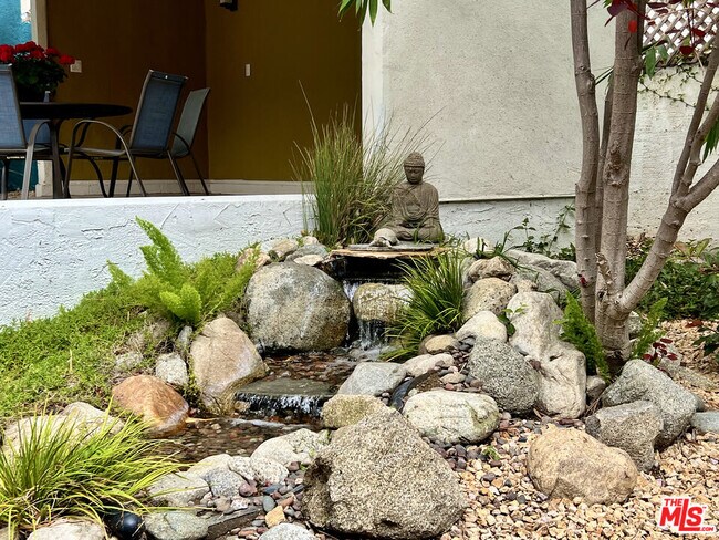 Building Photo - 390 N Baldwin Ave