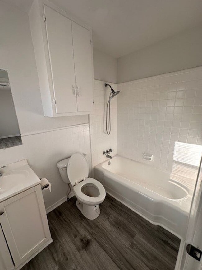 Building Photo - Spacious Baylor University Home