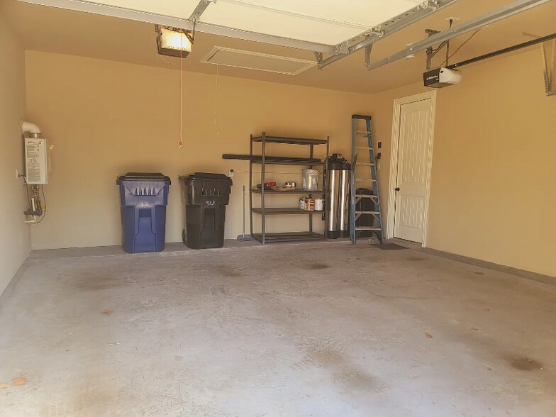 Building Photo - 10632 Helen Dr