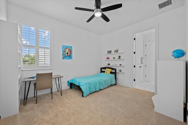 Building Photo - 1127 Faulkner Ter