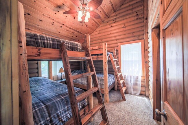 Building Photo - 195 Black Bear Dr