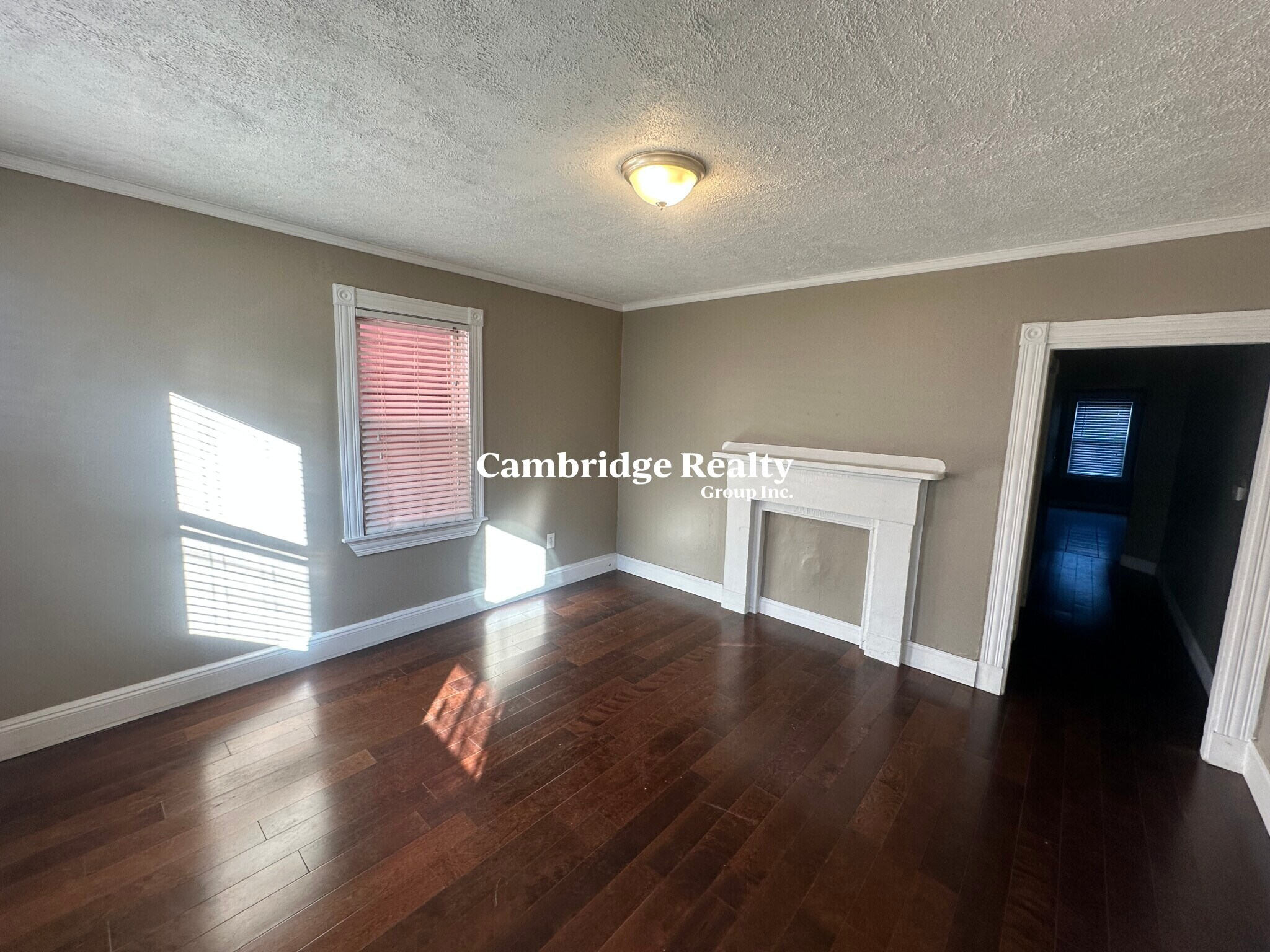 Building Photo - 20 Linden St