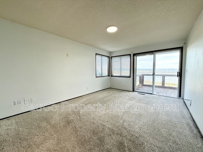 Building Photo - 344 S 2nd St