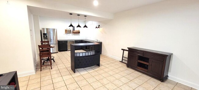 Building Photo - 15292 Golf View Dr