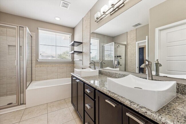Building Photo - 9725 Solana Vista Loop