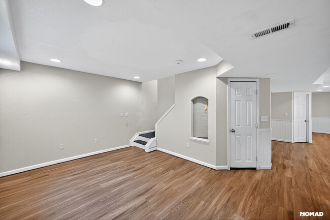 Building Photo - 431 Clayton St