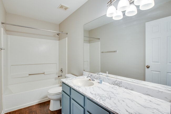 Building Photo - 2527 Bordeaux Ln
