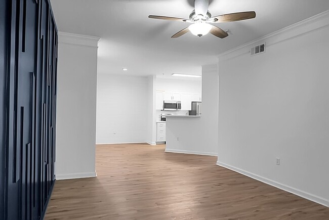 Building Photo - MOVE IN SPECIAL - 50% off First Month's Re...