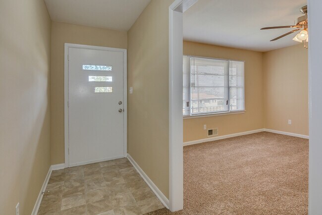 Building Photo - Cute 3 Bedroom Augusta Home