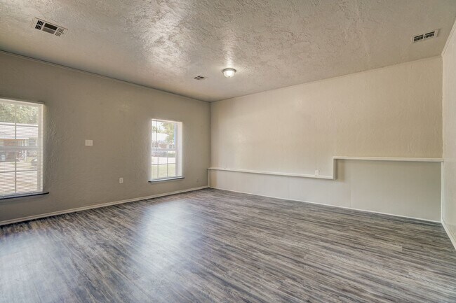 Building Photo - 3 Bed 1.5 Bath Norman