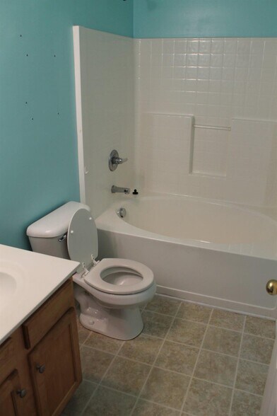 Building Photo - 405 Cricket Ln